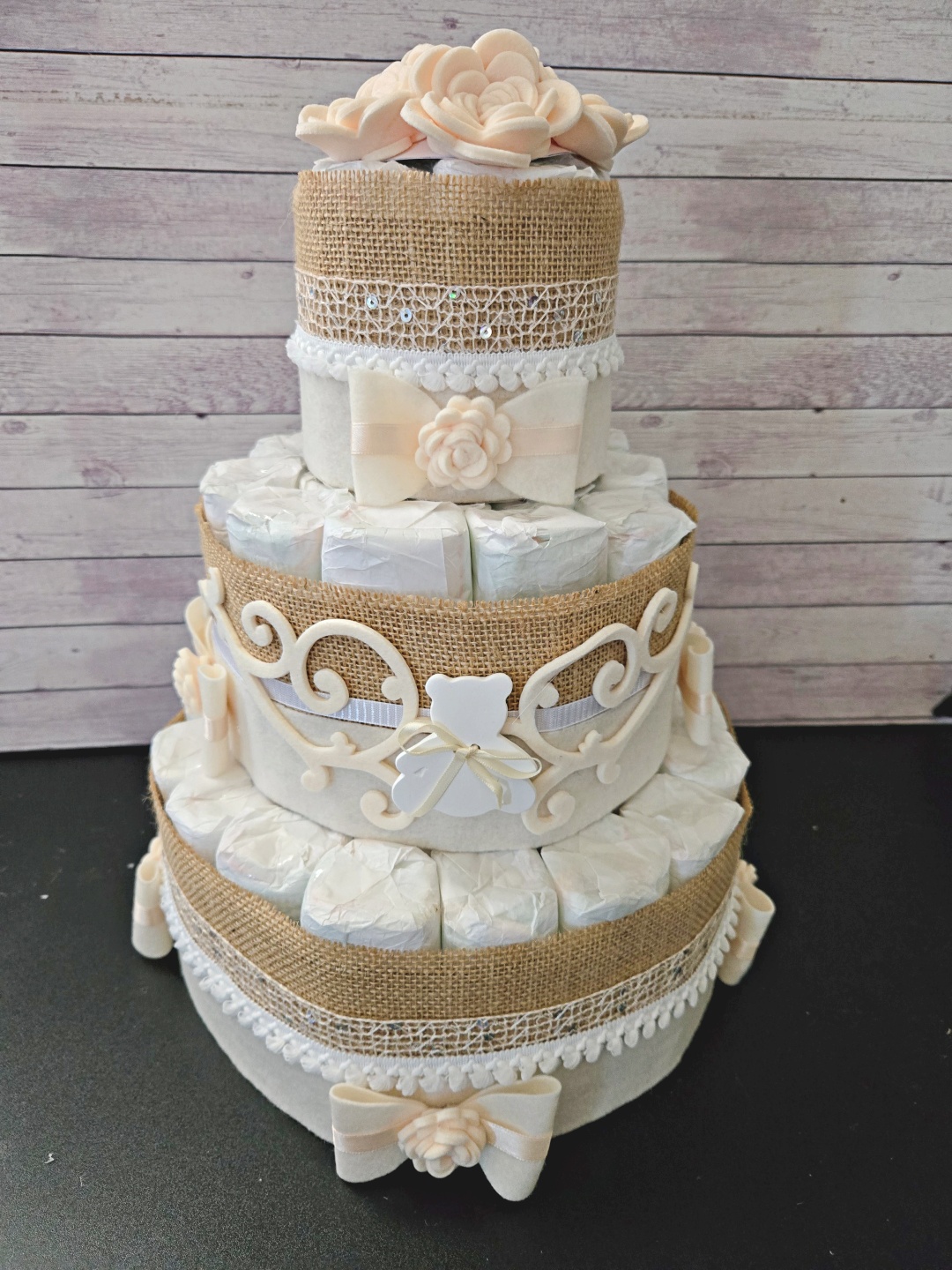 torte pannolini Vicenza Italia composizioni originali idee regalo nascita fatto a mano personalizzato bambino bambina bimbi bimbe silvia mogentale